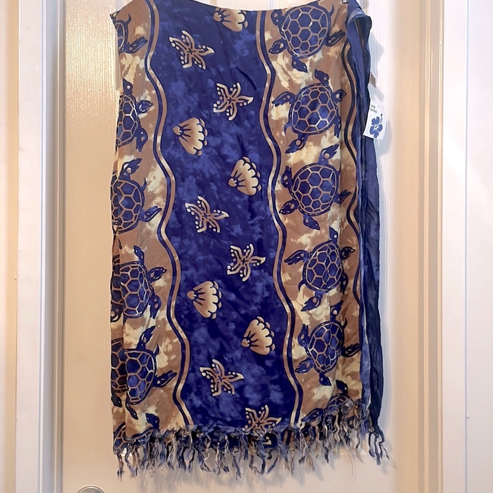 Beautiful Sea Turtle Long Sarong NWT. By Hibiscus Collection